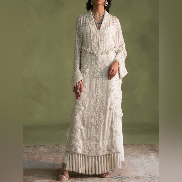 ammara khan Other - Ammara Khan - Pearl White kaftaan - medium